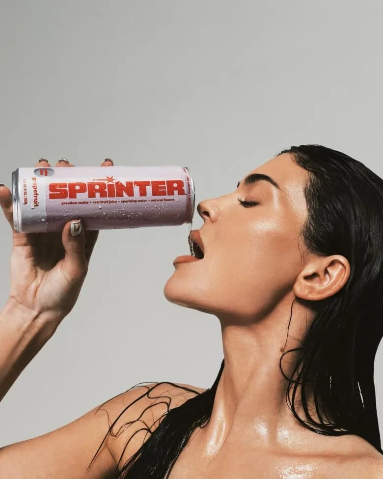 Crédits : Kylie Jenner, Sprinter