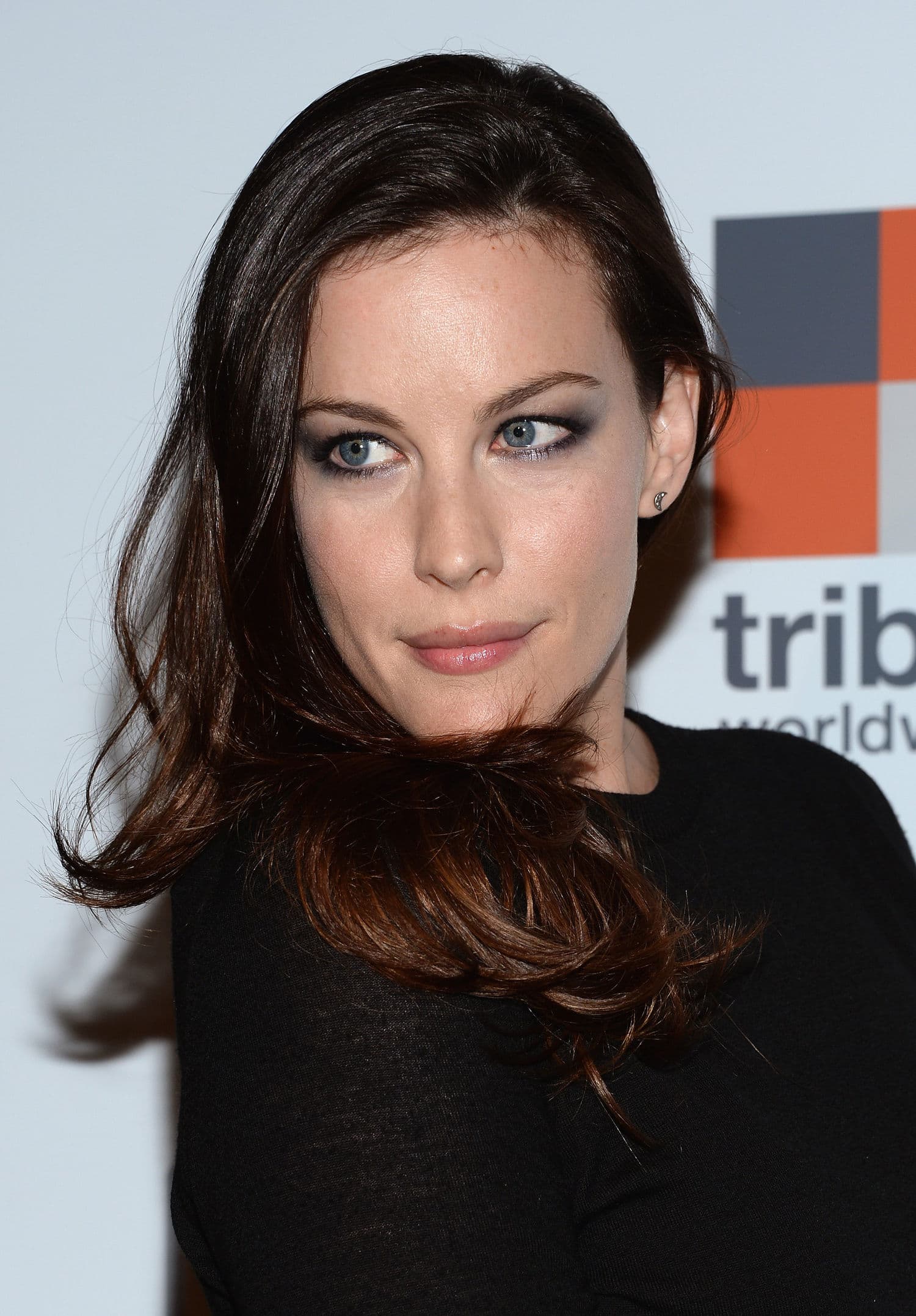 liv tyler visage long