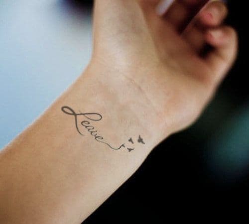 tatouages femme petit chic 